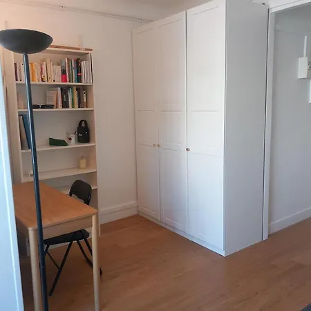 For 2 People, 15th Arrondissement, Convention, Montparnasse Apartment *